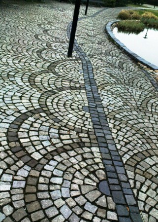 Andezit és dácit kiskocka legyező és félkörös mintában